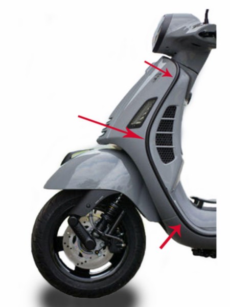 sierstrip Piaggio origineel beenschild vespa >2018 links zwart glans gts 125cc, gts 300 (euro4), gts alle mod. 1b006679