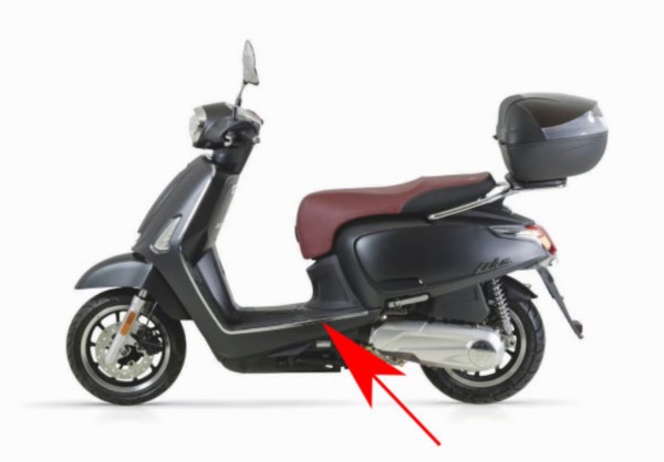 sierstrip Kymco origineel treeplank links chroom new like 64318-acc1-e10-f1p