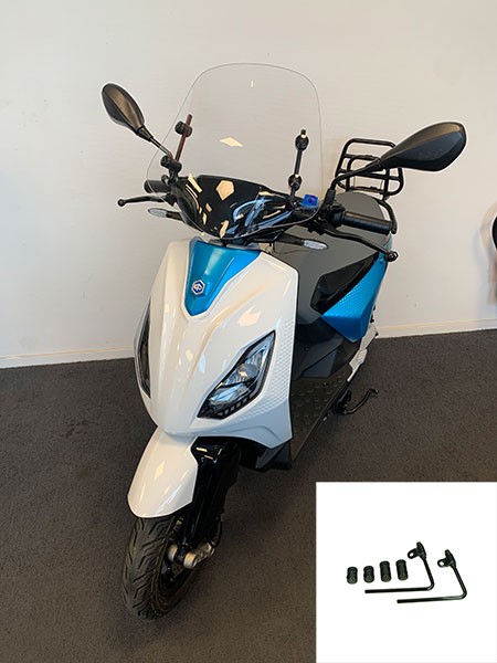 windscherm Regia met bevestigingsset laag (made in EU) helder piaggio1 (one)