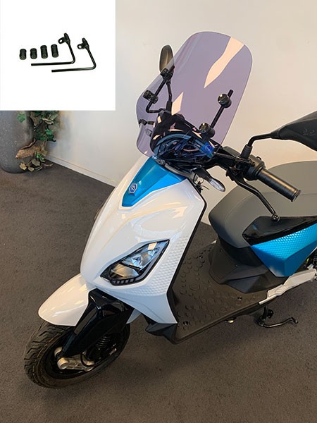 windscherm Regia met bevestigingsset laag (made in EU) smoke piaggio1 (one)