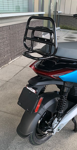 achterdrager Regia opklapbaar (made in EU) zwart hoogglans piaggio1 (one)