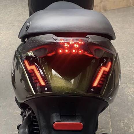ACHTERLICHT ALPHA LED/TUBE PASSEND OP PIAGGIO ZIP - SMOKe 'Matrix'